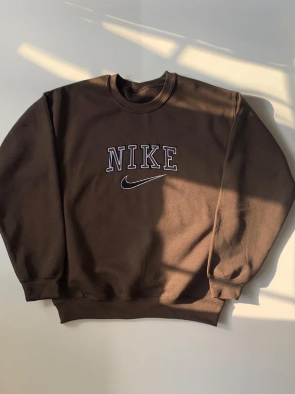 Vintage Style Nike Brown Pullover Crewneck Sweatshirt Embroidered Logo